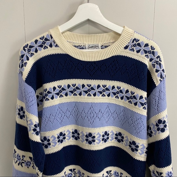 Vintage 90’s Fair Isle Striped Open-Knit Blue & Cream Sweater with Crew Neckline - Picture 7 of 12